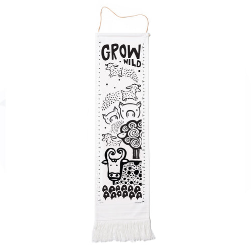 Wee Gallery Canvas Growth Chart Farm