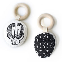 Load image into Gallery viewer, Wee Gallery Organic Teether Lion
